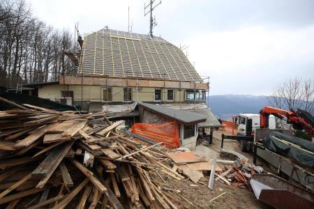 SLIVNICA OBNOVA STREHE 01 FOTO LJUBO VUKELIČ